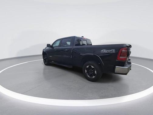 Diamond Black Crystal Pearlcoat 2019 RAM 1500 Laramie