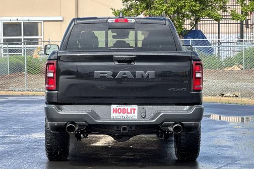 Diamond Black Crystal Pearlcoat 2026 RAM 1500 Warlock Crew Cab 4x4 5'7' Box
