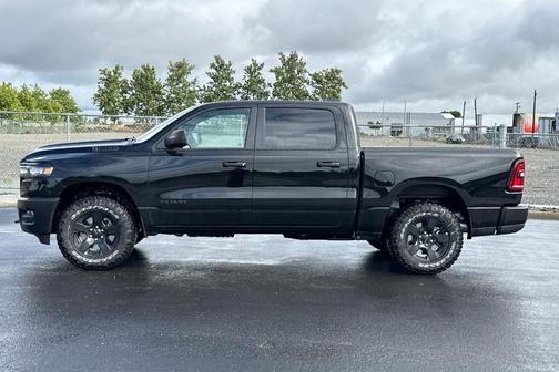 Diamond Black Crystal Pearlcoat 2026 RAM 1500 Warlock Crew Cab 4x4 5'7' Box
