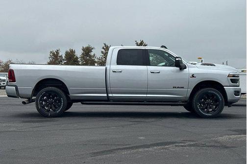 2026 RAM 3500 Laramie Crew Cab 4x4 8' Box