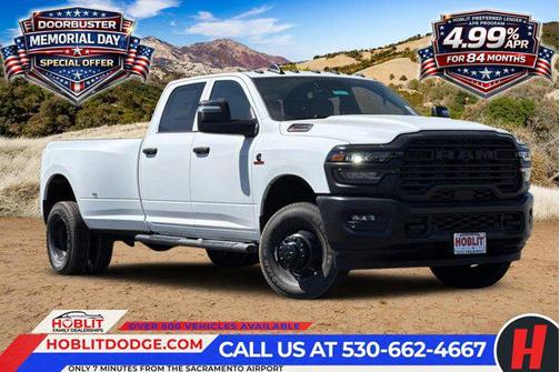 Bright White Clearcoat 2026 RAM 3500 Tradesman Crew Cab 4x4 8' Box