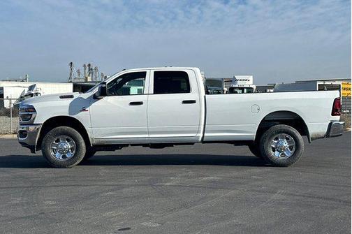 2026 RAM 2500 Tradesman Crew Cab 4x4 8' Box