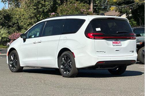 2026 Chrysler Pacifica Limited