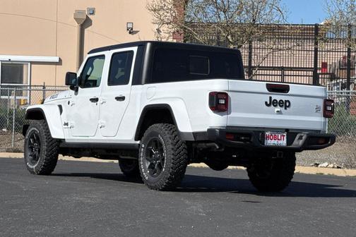 Bright White Clearcoat 2026 Jeep Gladiator Willys 4x4