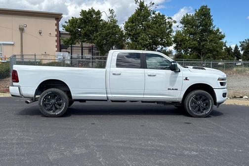 Bright White Clearcoat 2026 RAM 2500 Laramie Crew Cab 4x4 8' Box