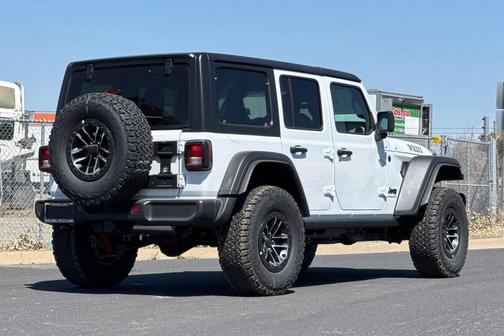 Bright White Clearcoat 2026 Jeep Wrangler Willys