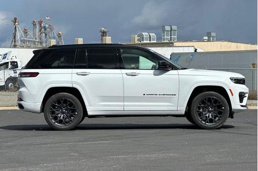2025 Jeep Grand Cherokee Summit