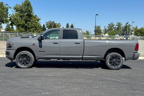 Ceramic Gray Clearcoat 2026 RAM 2500 Laramie Crew Cab 4x4 8' Box