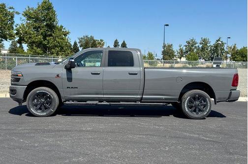 Ceramic Gray Clearcoat 2026 RAM 2500 Laramie Crew Cab 4x4 8' Box