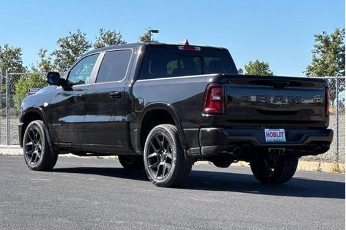 Diamond Black Crystal Pearlcoat 2026 RAM 1500 Laramie
