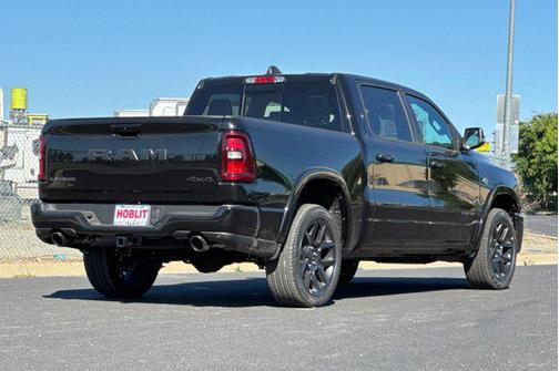 Diamond Black Crystal Pearlcoat 2026 RAM 1500 Laramie