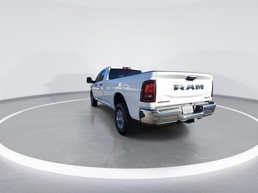 2025 RAM 2500 Big Horn Crew Cab 4x4 8' Box