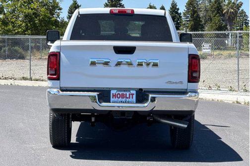 Bright White Clearcoat 2026 RAM 3500 Tradesman Crew Cab 4x4 6'4' Box