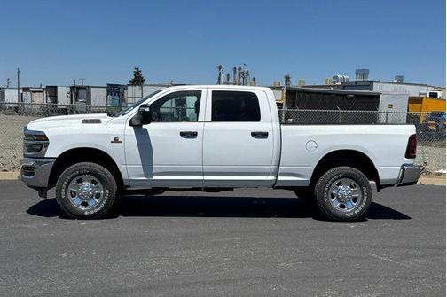 Bright White Clearcoat 2026 RAM 3500 Tradesman Crew Cab 4x4 6'4' Box