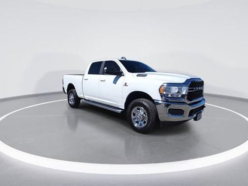 2022 RAM 2500 Big Horn Crew Cab 4x4 6'4' Box