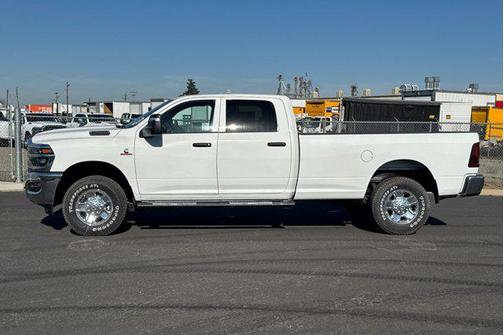 2026 RAM 2500 Tradesman Crew Cab 4x4 8' Box