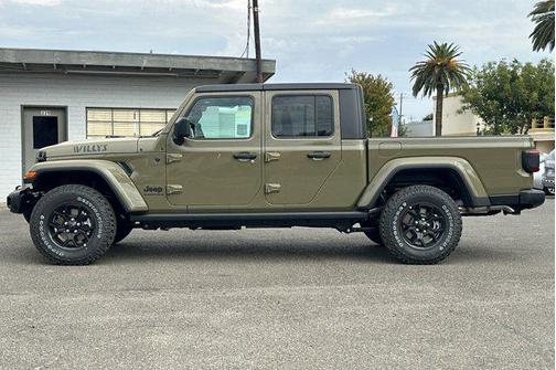 2025 Jeep Gladiator Willys