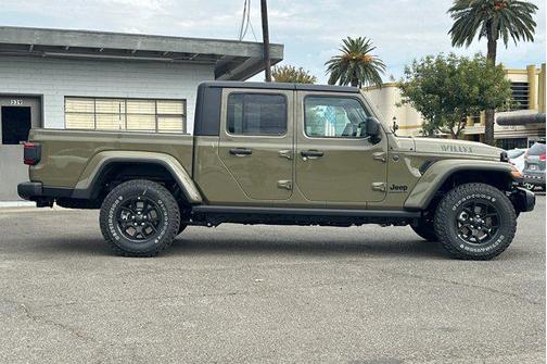 2025 Jeep Gladiator Willys