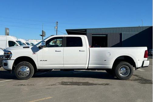 2026 RAM 3500 Laramie Crew Cab 4x4 8' Box
