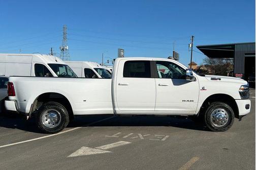 2026 RAM 3500 Laramie Crew Cab 4x4 8' Box