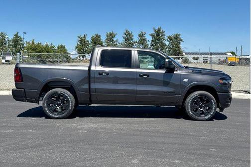 Granite Crystal Metallic Clearcoat 2026 RAM 1500 Big Horn/Lone Star