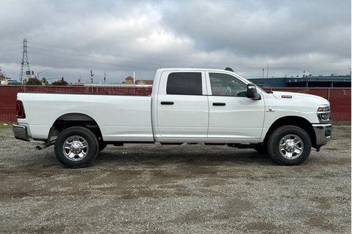 2026 RAM 2500 Tradesman Crew Cab 4x4 8' Box