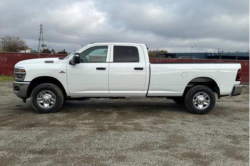 2026 RAM 2500 Tradesman Crew Cab 4x4 8' Box