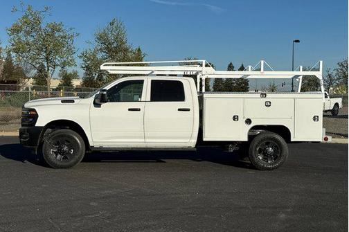 2026 RAM 2500 Tradesman Crew Cab 4x4 8' Box