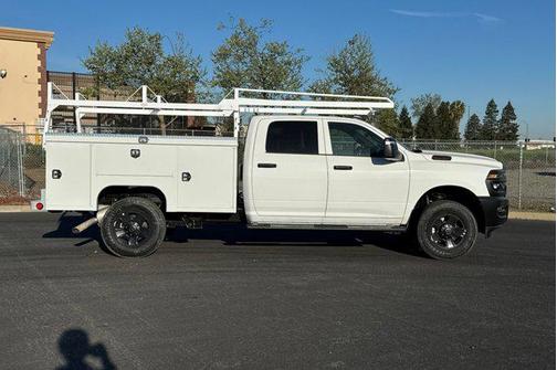 2026 RAM 2500 Tradesman Crew Cab 4x4 8' Box