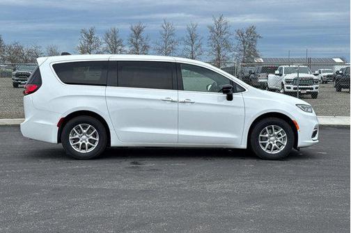 2026 Chrysler Pacifica L