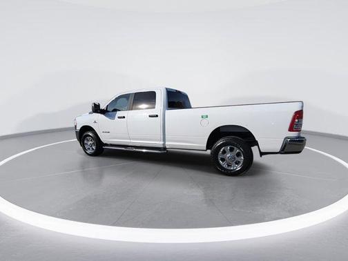 2024 RAM 3500 Big Horn Crew Cab 4x4 8' Box