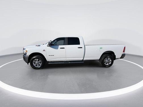 2024 RAM 3500 Big Horn Crew Cab 4x4 8' Box