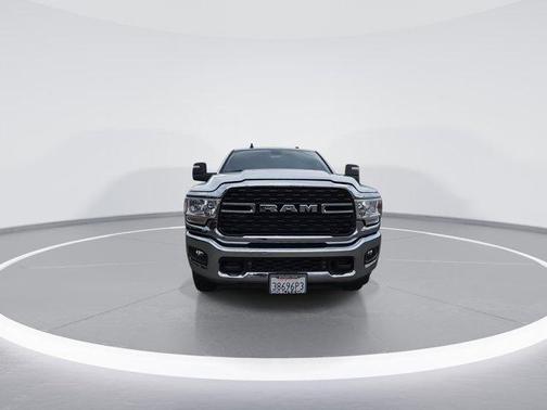 2023 RAM 2500 Big Horn Crew Cab 4x4 8' Box