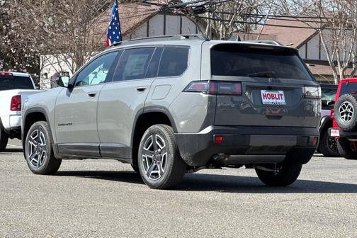 Sting-Gray Clearcoat 2026 Jeep Cherokee Laredo 4x4