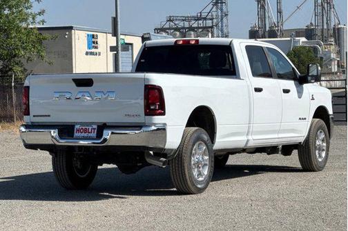 2025 RAM 2500 Big Horn Crew Cab 4x4 8' Box