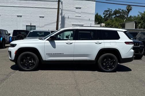 Bright White Clearcoat 2026 Jeep Grand Cherokee L Limited