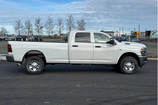 2026 RAM 2500 Tradesman Crew Cab 4x4 8' Box