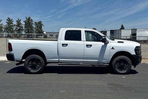 Bright White Clearcoat 2026 RAM 3500 Tradesman Crew Cab 4x4 6'4' Box