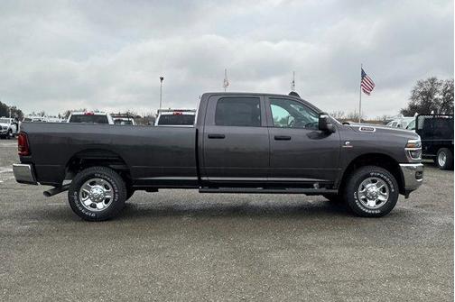 2026 RAM 2500 Tradesman Crew Cab 4x4 8' Box