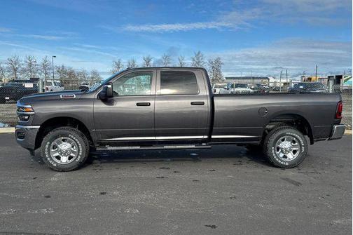 2026 RAM 2500 Tradesman Crew Cab 4x4 8' Box