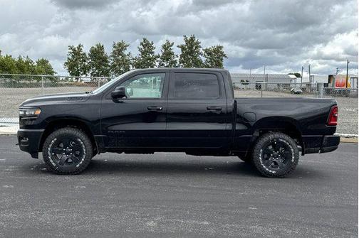 Diamond Black Crystal Pearlcoat 2026 RAM 1500 Warlock Crew Cab 4x4 5'7' Box
