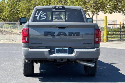 Ceramic Gray Clearcoat 2026 RAM 2500 Laramie Crew Cab 4x4 6'4' Box