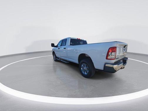 2024 RAM 3500 Big Horn Crew Cab 4x4 8' Box