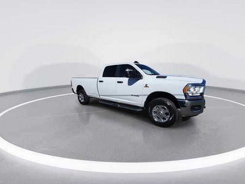 2024 RAM 3500 Big Horn Crew Cab 4x4 8' Box