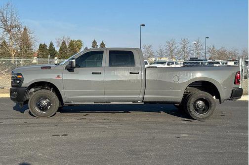 2026 RAM 3500 Tradesman Crew Cab 4x4 8' Box
