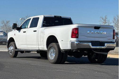 2026 RAM 3500 Tradesman Crew Cab 4x4 8' Box