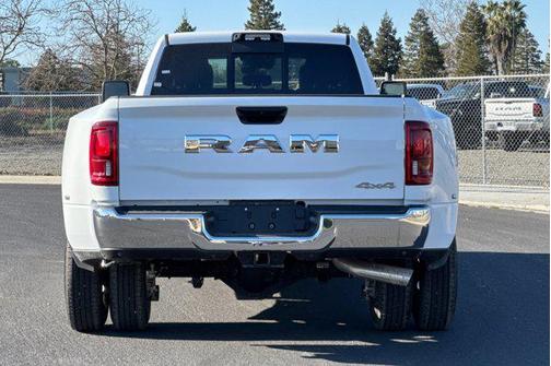 2026 RAM 3500 Tradesman Crew Cab 4x4 8' Box