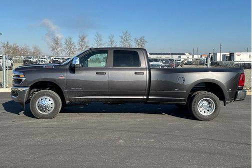 2026 RAM 3500 Laramie Crew Cab 4x4 8' Box