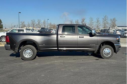 2026 RAM 3500 Laramie Crew Cab 4x4 8' Box