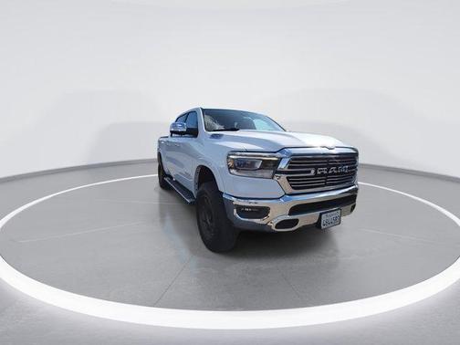 Bright White Clearcoat 2020 RAM 1500 Laramie